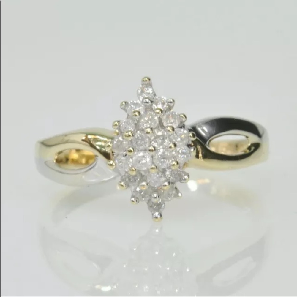 10k Gold Diamond Beautiful Cluster Ring